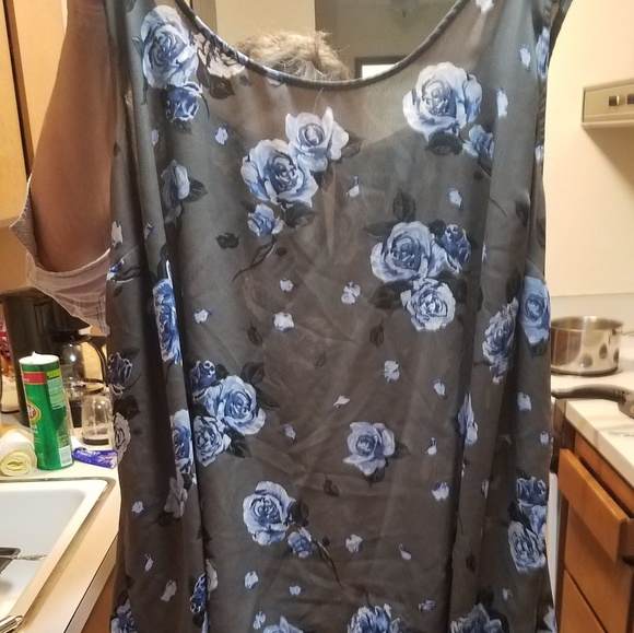 torrid Tops - Adorable tank. Long in back, shorter in front torrid Tops - Adorable tank. Long in back, shorter in front